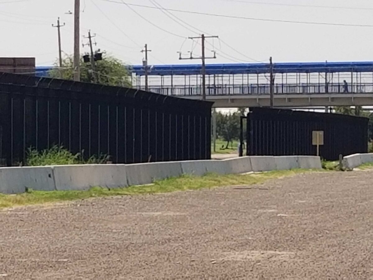 Texas Border Activists Rally Against Gov. Abbott's Operation Lone Star ...